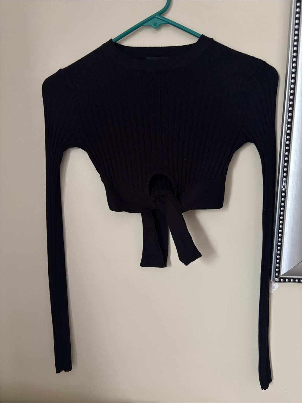Forever 21 Black Ribbed Tie-Front Long Sleeve Crop Top